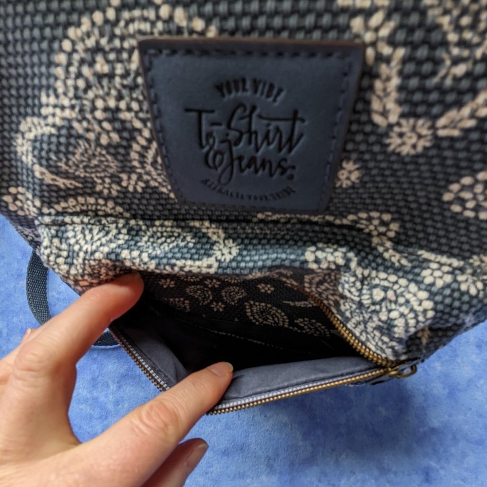T-Shirt & Jeans backpack Purse - Picture 6 of 7